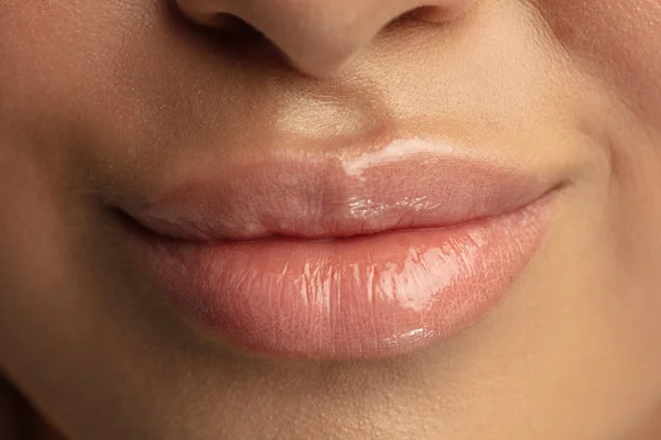 Close-up foto shot van mooie vrouwelijke lippen — Stockfoto