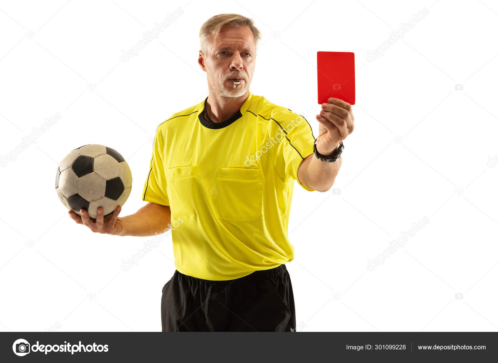 Arbitro tarjeta roja fotos de stock, imágenes de Arbitro tarjeta roja sin  royalties