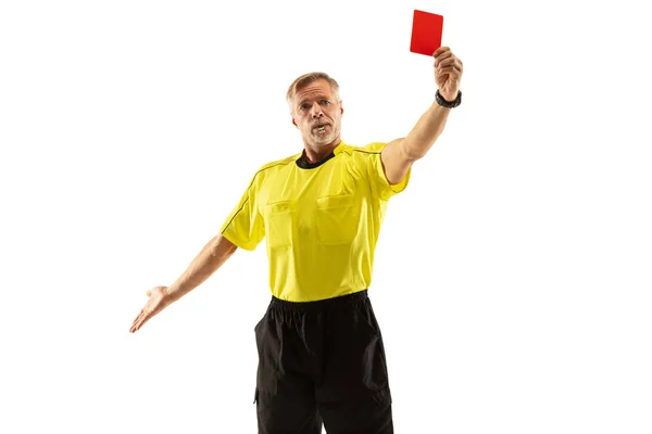 Árbitro de futebol mostrando um cartão vermelho para um jogador descontente isolado no fundo branco — Fotografia de Stock