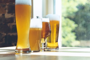Bira farklı türde Gözlük, oktoberfest için zaman