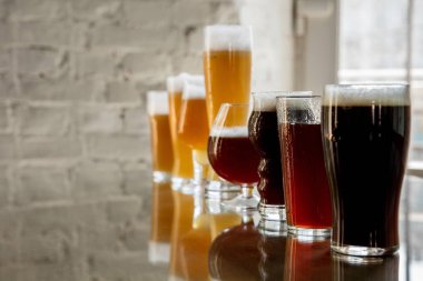 Bira farklı türde Gözlük, oktoberfest için zaman