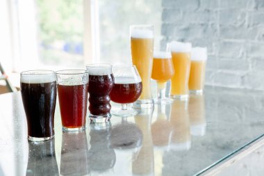 Bira farklı türde Gözlük, oktoberfest için zaman