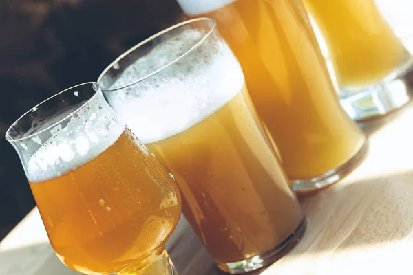 異なる種類のビールのグラス、オクトーバーフェストのための時間 — ストック写真
