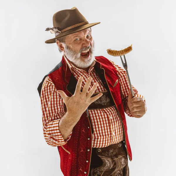 Retrato do homem Oktoberfest, vestindo as roupas tradicionais da Baviera — Fotografia de Stock