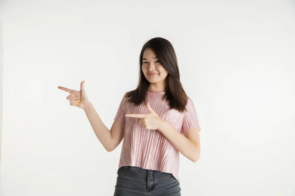 Belle ragazze half-length ritratto su sfondo bianco studio — Foto Stock