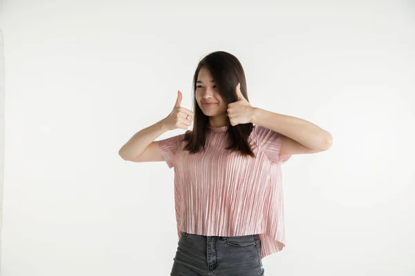 Schöne Mädchen halblanges Porträt auf weißem Studiohintergrund — Stockfoto