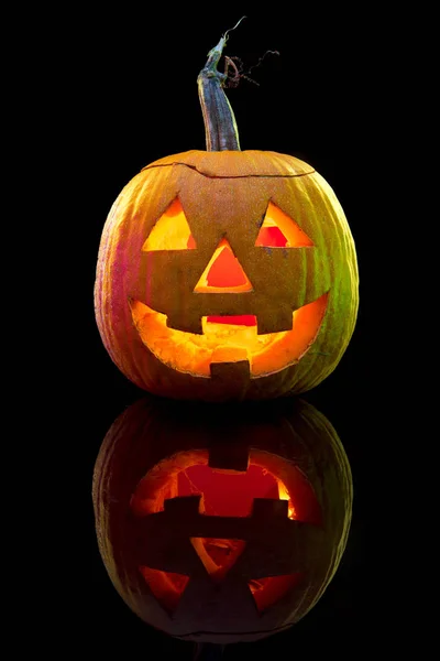 Halloween zucca testa jack lanterna con spaventoso male faccia — Foto Stock