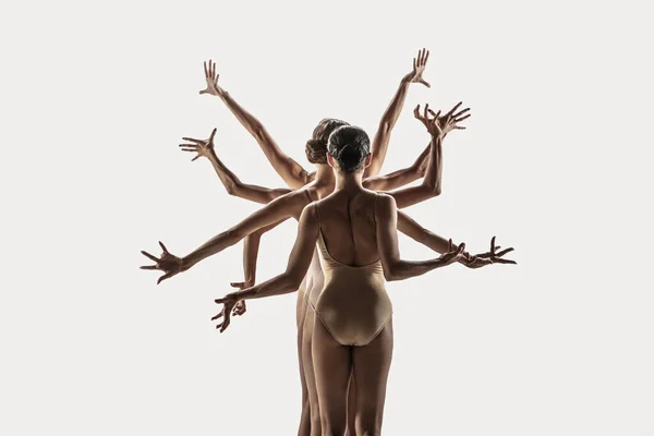 The group of modern ballet dancers. Contemporary art ballet. Young flexible athletic men and women. — Stock Photo, Image