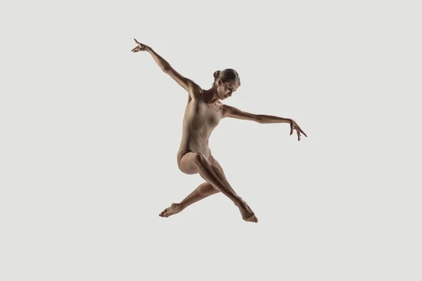 Modern balerin. Çağdaş sanat balesi. Genç esnek atletik kadın. — Stok fotoğraf