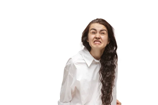 Giovane donna caucasica con divertenti, insolite emozioni popolari e gesti isolati su sfondo bianco studio — Foto Stock