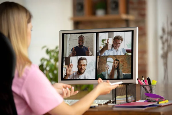 Remote meeting. Woman working from home during coronavirus or COVID-19 quarantine, remote office concept. — Stock Photo, Image