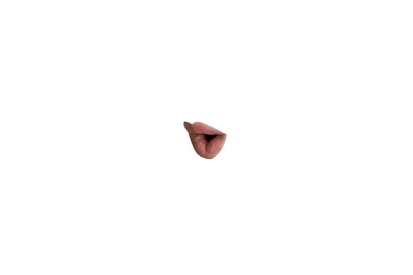 Nahaufnahme des weiblichen Mundes trägt Lippenstift isoliert auf weißem Studiohintergrund — Stockfoto