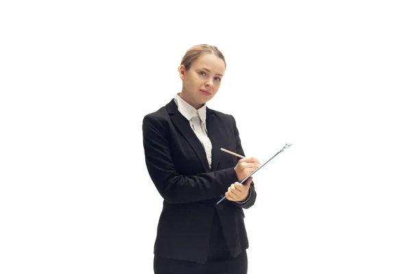 Jeune femme, comptable, booker en costume de bureau isolé sur fond de studio blanc — Photo