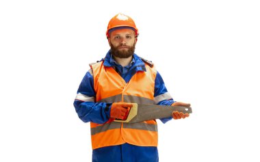 Yakışıklı müteahhit, inşaatçı beyaz stüdyo arka planında izole edilmiş.