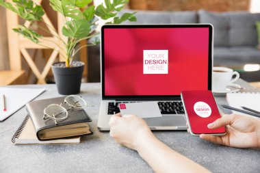 Reklam için kopyalama alanı olan aygıtlar veya aygıtlar - modelleme, dijital konsept