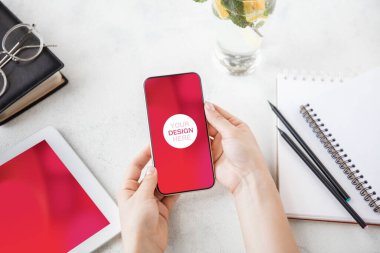 Reklam için kopyalama alanı olan aygıtlar veya aygıtlar - modelleme, dijital konsept