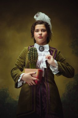 Modern moda görünüş, Rönesans dönemi portresi güzel kadın. Retro biçimi, dönemin karşılaştırması.