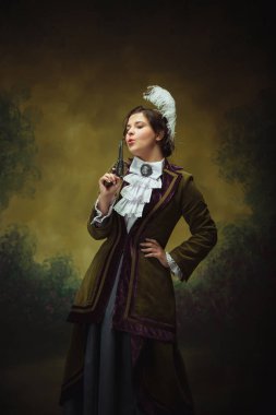 Modern moda görünüş, Rönesans dönemi portresi güzel kadın. Retro biçimi, dönemin karşılaştırması.