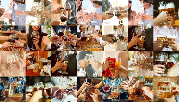 Collage de manos de jóvenes amigos, colegas durante la cerveza bebiendo, divirtiéndose, riendo y celebrando juntos. Collage, diseño — Foto de Stock