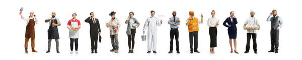 Grupo de personas con diferentes profesiones aisladas en el fondo blanco del estudio, horizontal — Foto de Stock