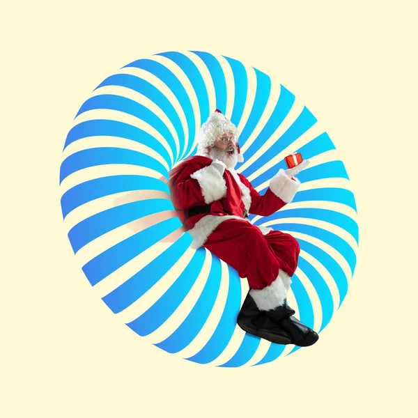 Salutation émotionnelle du Père Noël avec Noël et Nouvel An 2021. Copyspace, collage d'art. — Photo