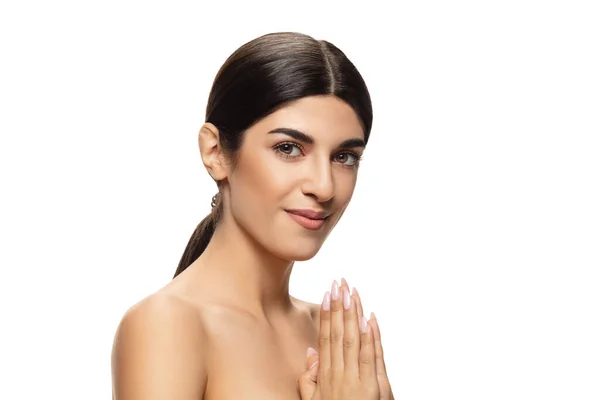 Portrait of beautiful jewish woman isolated on white studio background. Beauty, fashion, skincare, cosmetics concept. — Stock Photo, Image