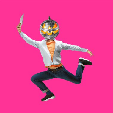 Moda sanat eseri, modern tasarım. Çağdaş sanat kolajı. Cadılar Bayramı konsepti.