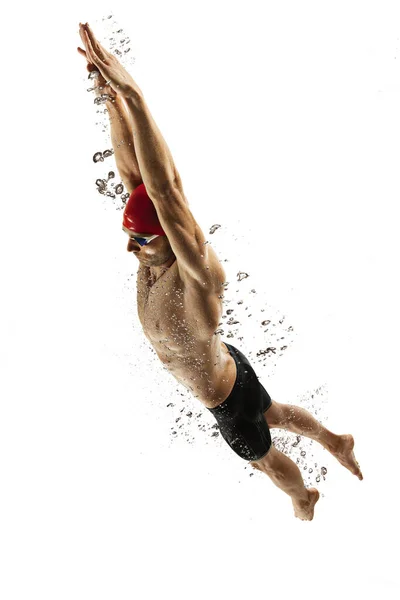 Sportivo professionista caucasico, addestramento nuotatore isolato su sfondo bianco dello studio — Foto Stock