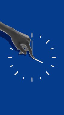 Saati ayarlayan eller gerçeküstü kolajda mavi arka planda. Zaman yönetimi, program kontrolü, verimlilik, teslim tarihleri ve yaratıcı iş görselleri kavramı.