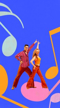 Gerçeküstü kolaj sanatı. Canlı mavi müzik arka planında renkli giysiler içinde disko dansçısı bir çift. Retro gece hayatı, yaşam tarzı markalaşması, müzik kültürü ve nostaljik etkinlik tanıtımı kavramı.