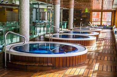 Otel kaplıca havuzu