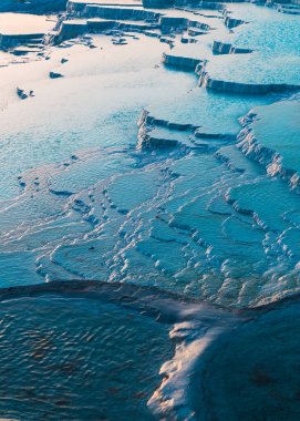 Pamukkale karbonat teras oluşumlarının muhteşem manzarası