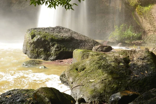 Wodospad Haew Suwat Deszczowy Dzień Parku Narodowym Khao Yai Korat — Zdjęcie stockowe