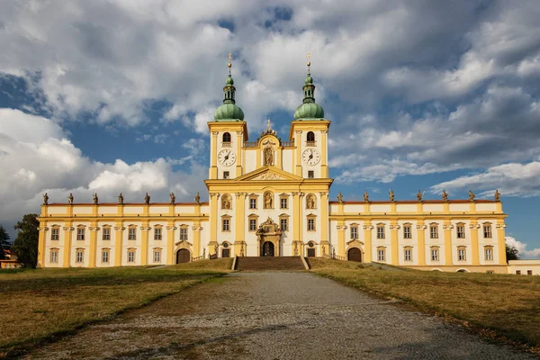 Basilica Minore della Visitazione della Vergine Maria sul Sacro Colle — Foto Stock