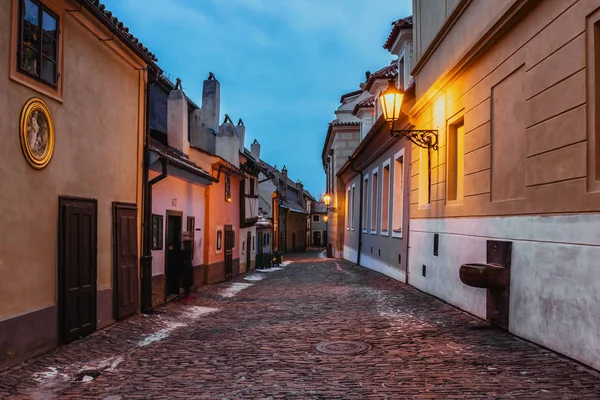 ПРАГА, ЧЕШСКАЯ РЕСПУБЛИКА. Золотой переулок Гранджани, расположенный в замке Фагге — стоковое фото