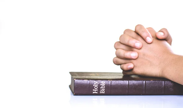 Mujer Sentada Las Manos Dobladas Oración Una Santa Biblia Para —  Fotos de Stock