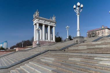 Volgograd, Rusya, merkez setin mimari topluluğu, bahar sabahının erken saatlerinde.