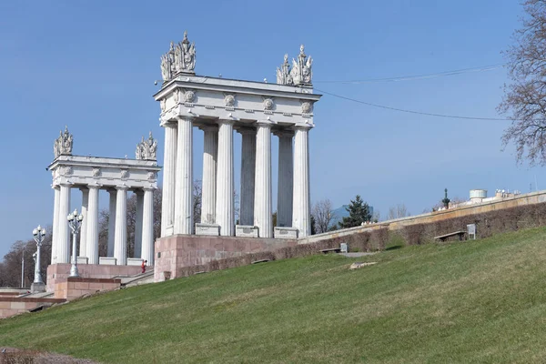 Volgograd Rusko Architektonický Soubor Centrálního Nábřeží Časném Jarním Ránu — Stock fotografie