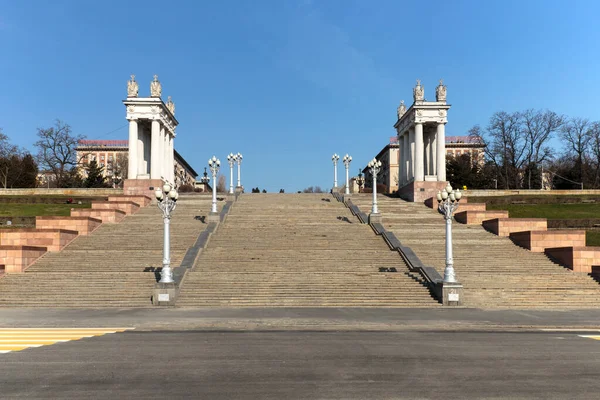 Volgograd, Rusya, merkez setin mimari topluluğu, bahar sabahının erken saatlerinde.
