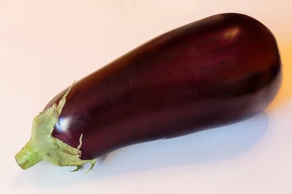 Aubergines Sur Fond Blanc Alimentation Végétalienne — Photo