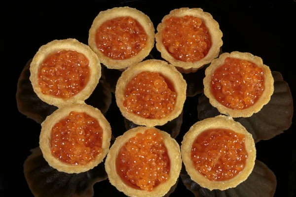 Red Caviar Tartlets Black Background — Stock Photo, Image