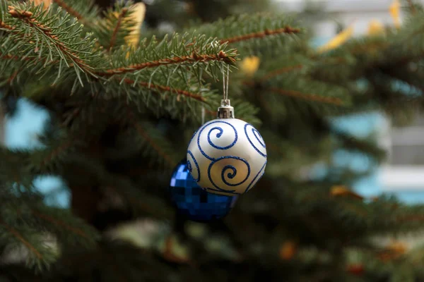 Bolas Cristal Uma Árvore Natal — Fotografia de Stock