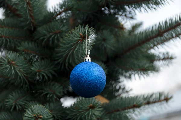 Kristallen Ballen Een Kerstboom — Stockfoto
