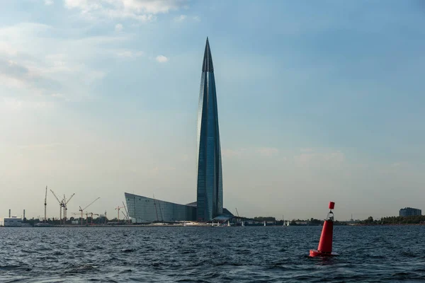 Gazprom 'un genel merkezi olan Saint-Petersburg, Rusya' nın yeni binası..