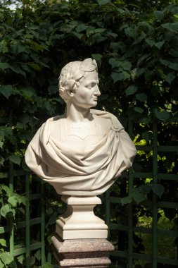 Yaz Bahçesi Heykeli 