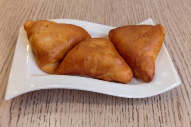 Etli sıcak turtalar, geleneksel İngiliz aperatifleri..