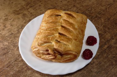 Meyveli puf böreği..