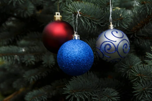 Bolas Cristal Uma Árvore Natal — Fotografia de Stock