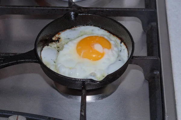 Frying Organic Egg Frying Pan Environmentally Friendly Eating — Stock Photo, Image