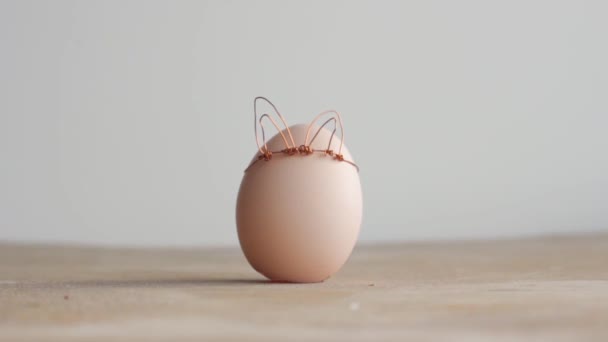 Diy Velikonoční Vejce Vyrobené Stylu Bunny Minimální Velikonoční Koncept Nápad — Stock video